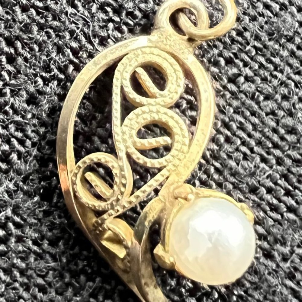 Pearl Pendant